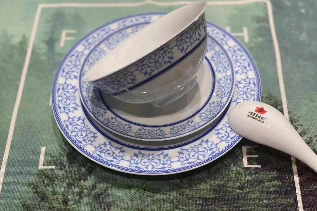 景德镇白瓷与骨瓷：安全之选大揭秘