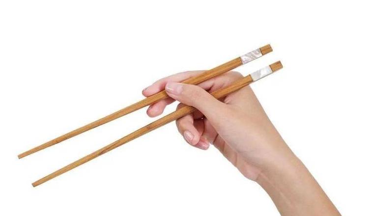 常见筷子的错误用法解析